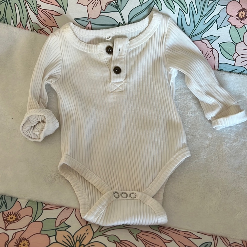 Newborn ribbed onesie